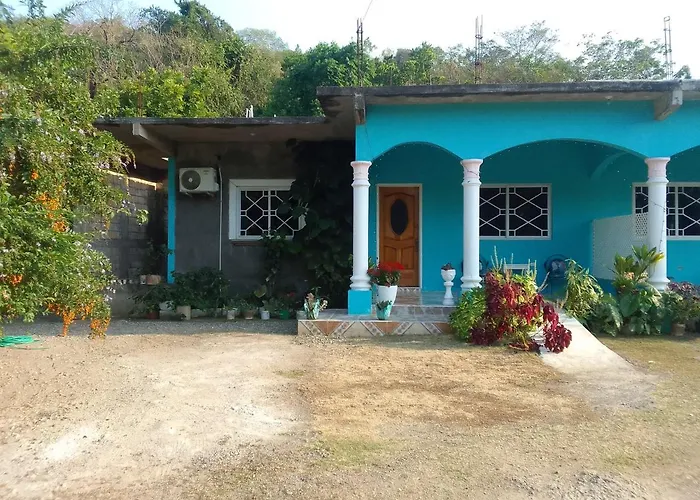 The Gibson's Palace * Ocho Ríos
